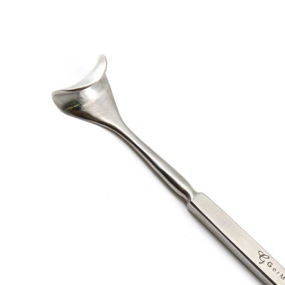 DesMarres Lip Retractor