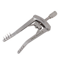 Alm Retractor 2 3/4" 4x4 Prongs